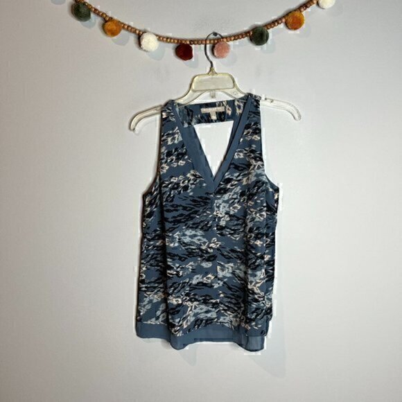 Banana Republic blue patterned tank top - Picture 1 of 4